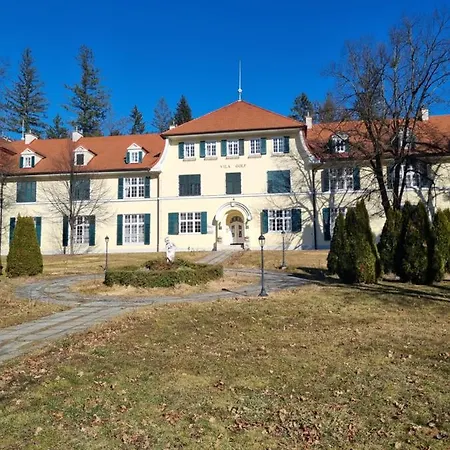 Apartma Vrtnica, Golf Рогашка Слатина