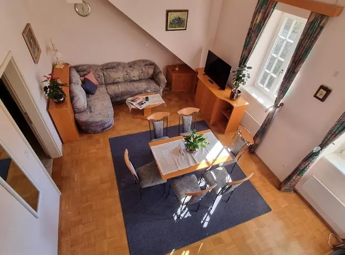 Apartma Vrtnica, Golf
